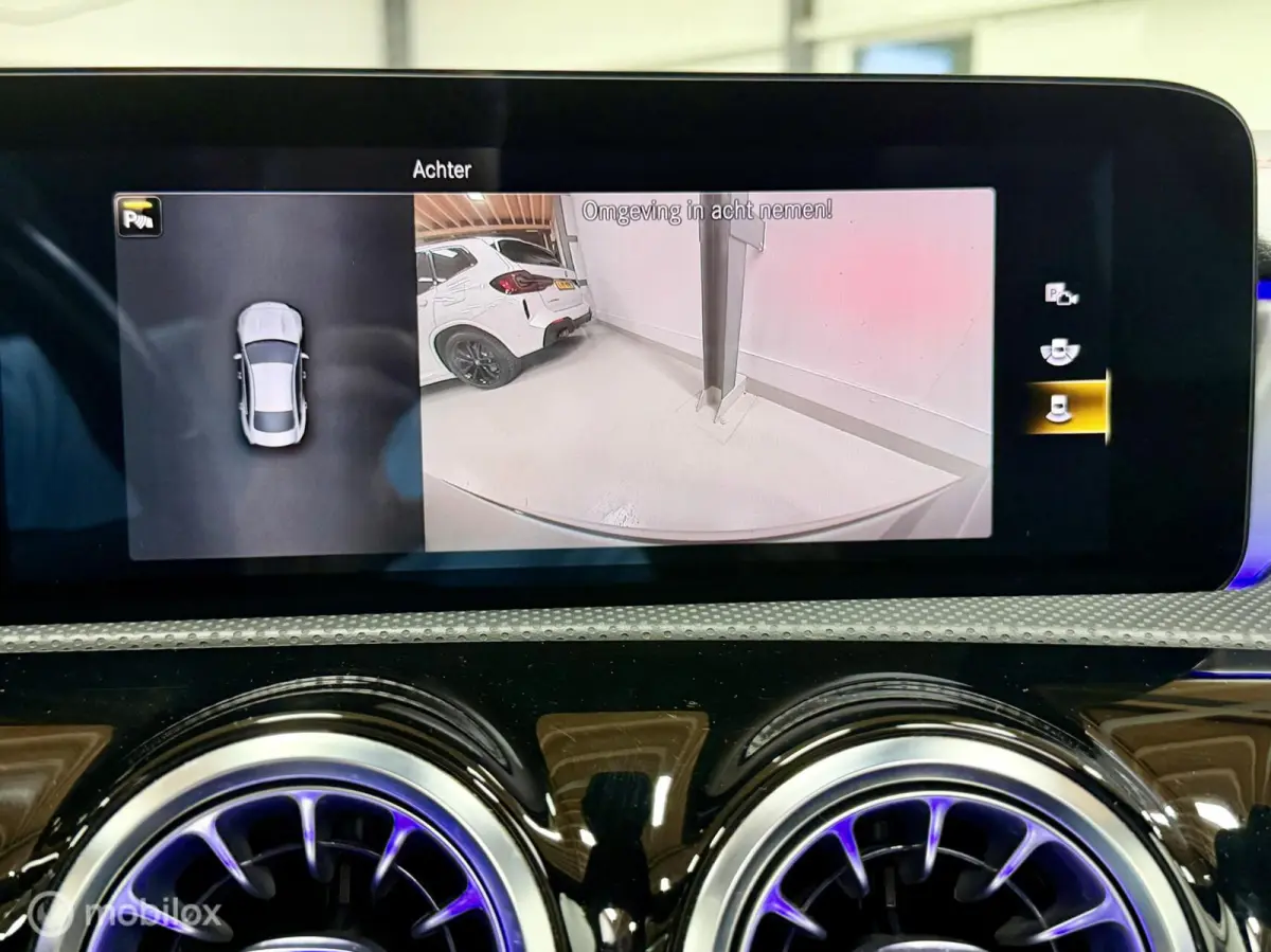 200 AMG | Pano | Dodehoek | Beam | Stoelverwarming | Sfeer | Night | 18" | NAP | Camera | Leer/Alcantara | Verkeerslichtweergave+ | Widescreen | DYNAMIC
