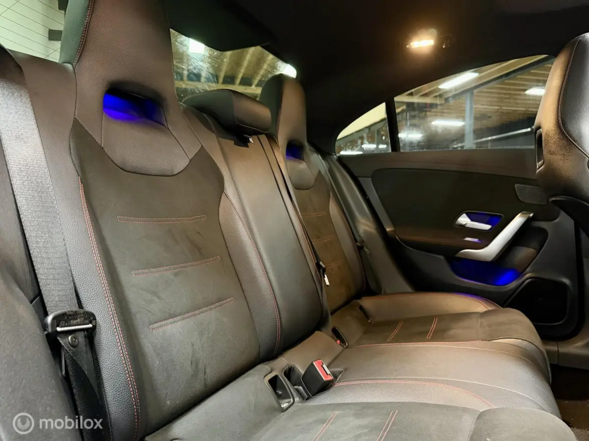 200 AMG | Pano | Dodehoek | Beam | Stoelverwarming | Sfeer | Night | 18" | NAP | Camera | Leer/Alcantara | Verkeerslichtweergave+ | Widescreen | DYNAMIC