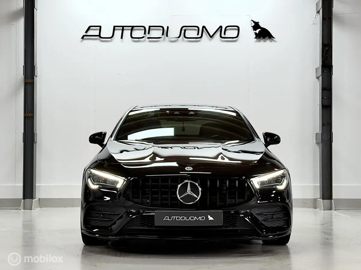 200 AMG | Pano | Dodehoek | Beam | Stoelverwarming | Sfeer | Night | 18" | NAP | Camera | Leer/Alcantara | Verkeerslichtweergave+ | Widescreen | DYNAMIC