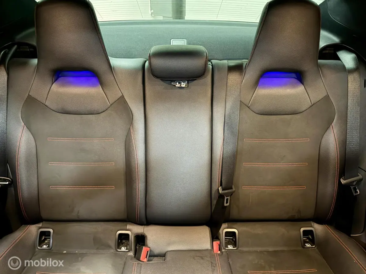 200 AMG | Pano | Dodehoek | Beam | Stoelverwarming | Sfeer | Night | 18" | NAP | Camera | Leer/Alcantara | Verkeerslichtweergave+ | Widescreen | DYNAMIC
