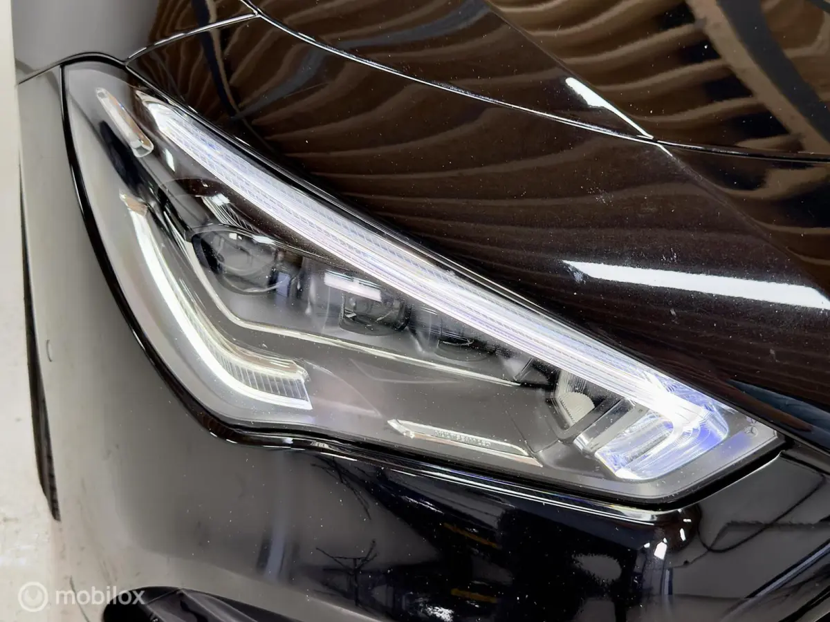 200 AMG | Pano | Dodehoek | Beam | Stoelverwarming | Sfeer | Night | 18" | NAP | Camera | Leer/Alcantara | Verkeerslichtweergave+ | Widescreen | DYNAMIC