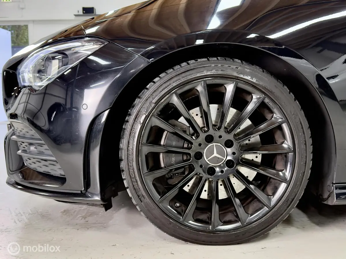 200 AMG | Pano | Dodehoek | Beam | Stoelverwarming | Sfeer | Night | 18" | NAP | Camera | Leer/Alcantara | Verkeerslichtweergave+ | Widescreen | DYNAMIC