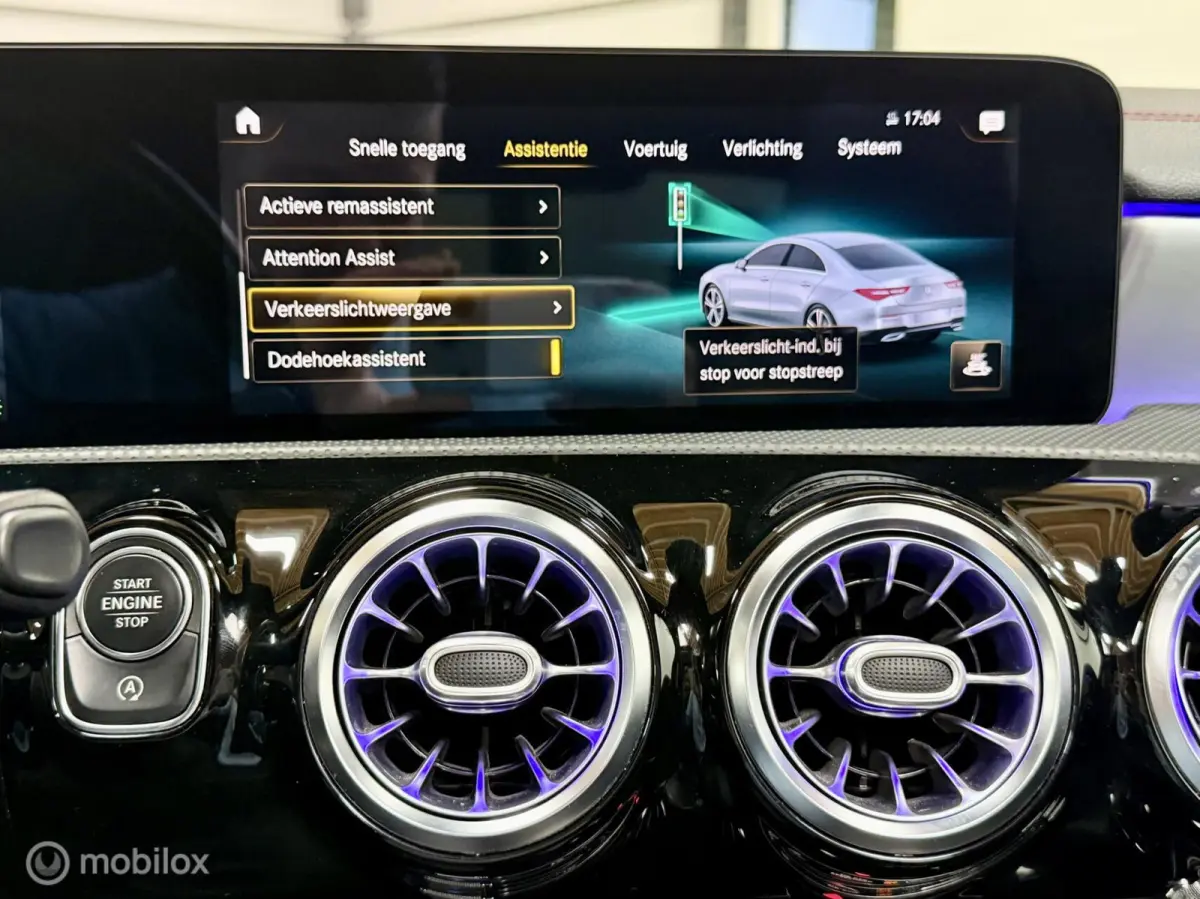 200 AMG | Pano | Dodehoek | Beam | Stoelverwarming | Sfeer | Night | 18" | NAP | Camera | Leer/Alcantara | Verkeerslichtweergave+ | Widescreen | DYNAMIC