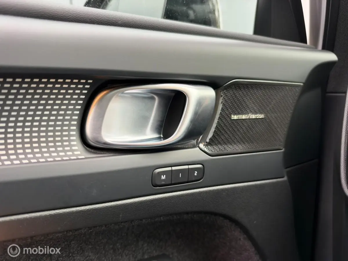 2.0 B4 Ultimate Dark | Trekhaak | Blis | Adapt. Cruise | Harman Kardon | Memory stoelen |
