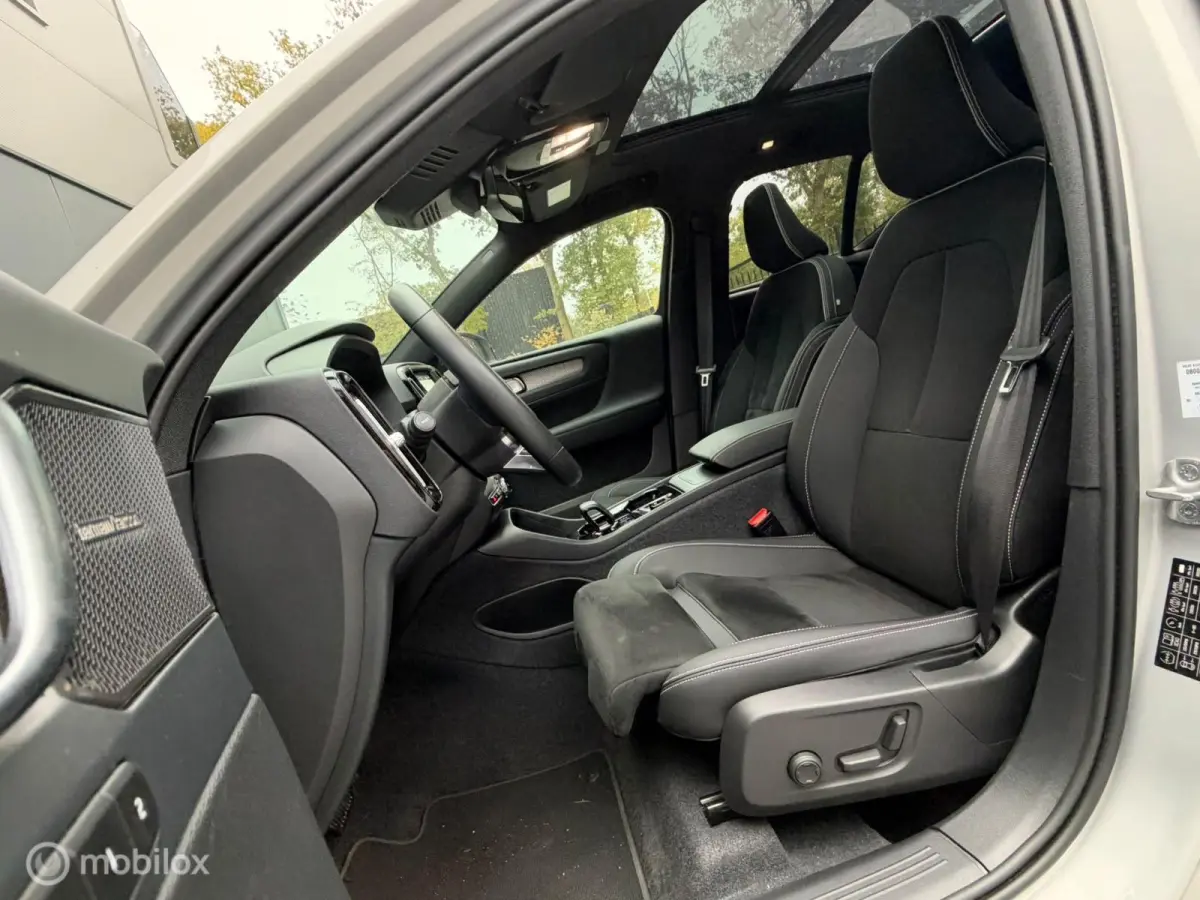 2.0 B4 Ultimate Dark | Trekhaak | Blis | Adapt. Cruise | Harman Kardon | Memory stoelen |