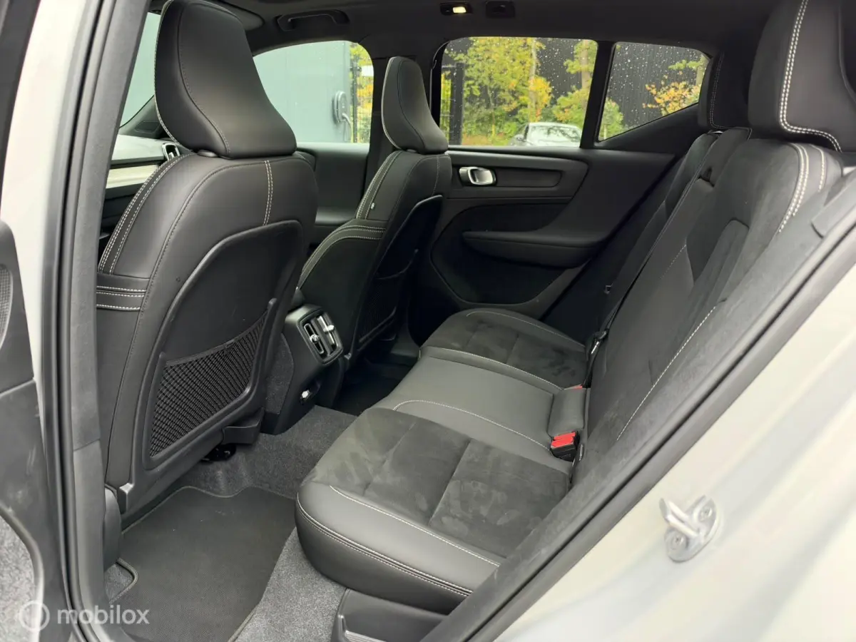 2.0 B4 Ultimate Dark | Trekhaak | Blis | Adapt. Cruise | Harman Kardon | Memory stoelen |