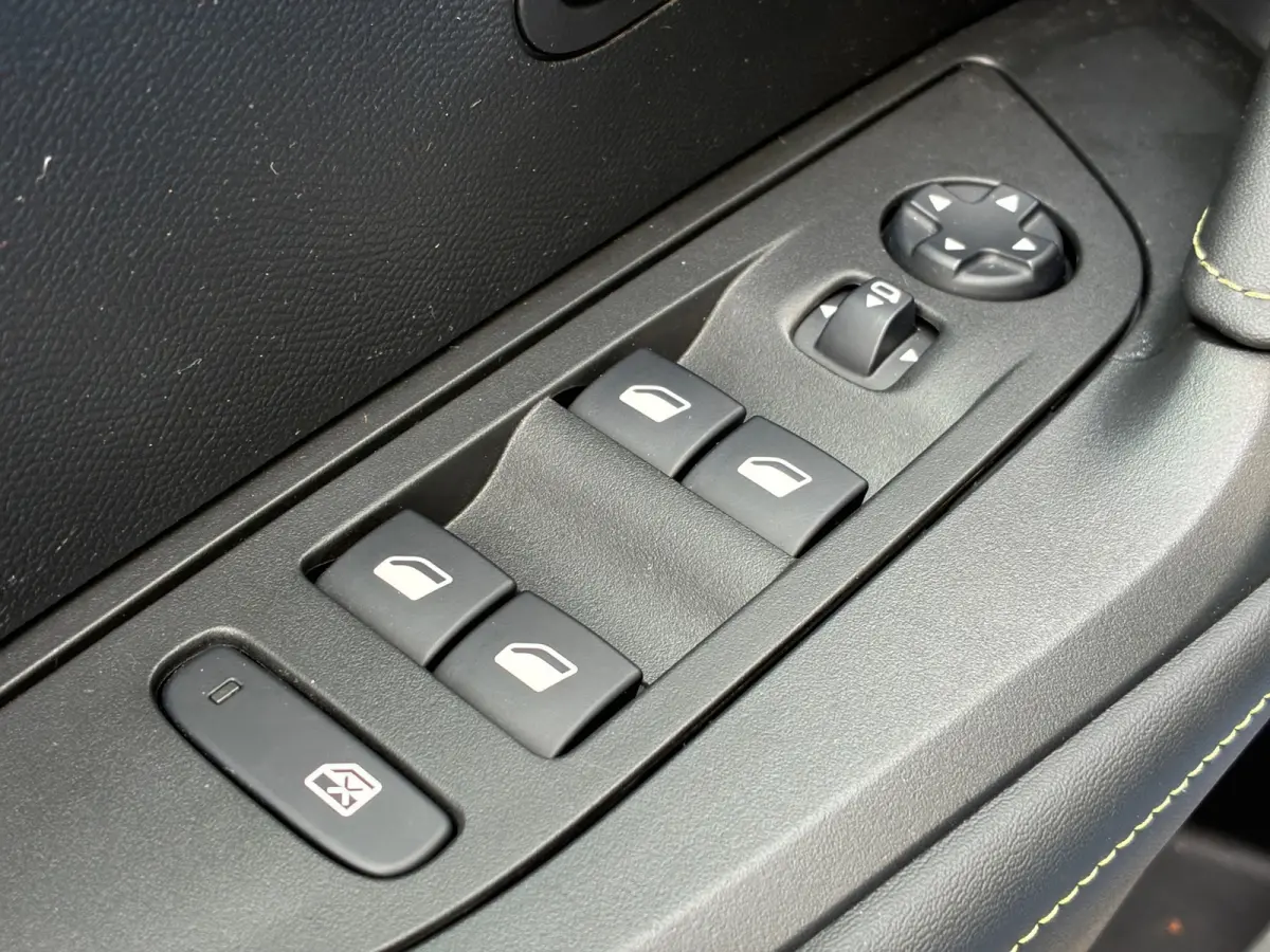 1.2 PureTech GT-Line|1e Eigenaar|Automaat|Navigatie|Camera|CruiseControl|PDC|Climatronic|APK tot 2028||
