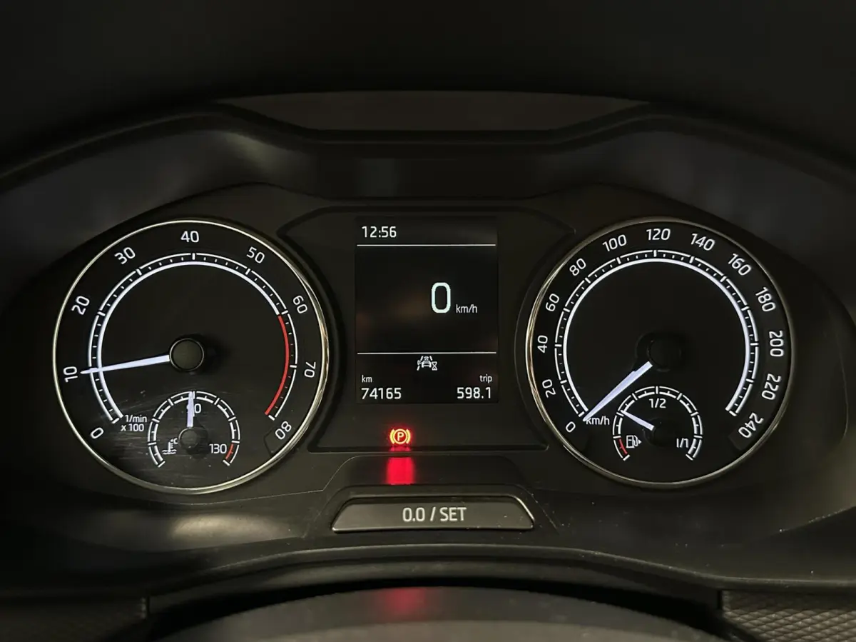 1.0 TSI Style CARPLAY NAVI CRUISE LM ECC STOELVERWARMING.