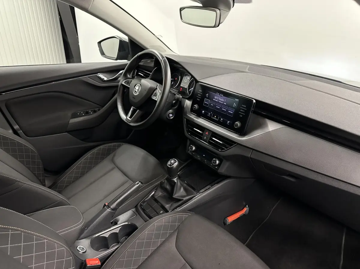 1.0 TSI Style CARPLAY NAVI CRUISE LM ECC STOELVERWARMING.