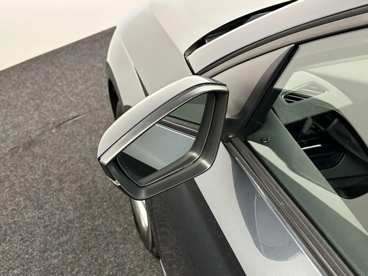 1.0 TSI Style CARPLAY NAVI CRUISE LM ECC STOELVERWARMING.