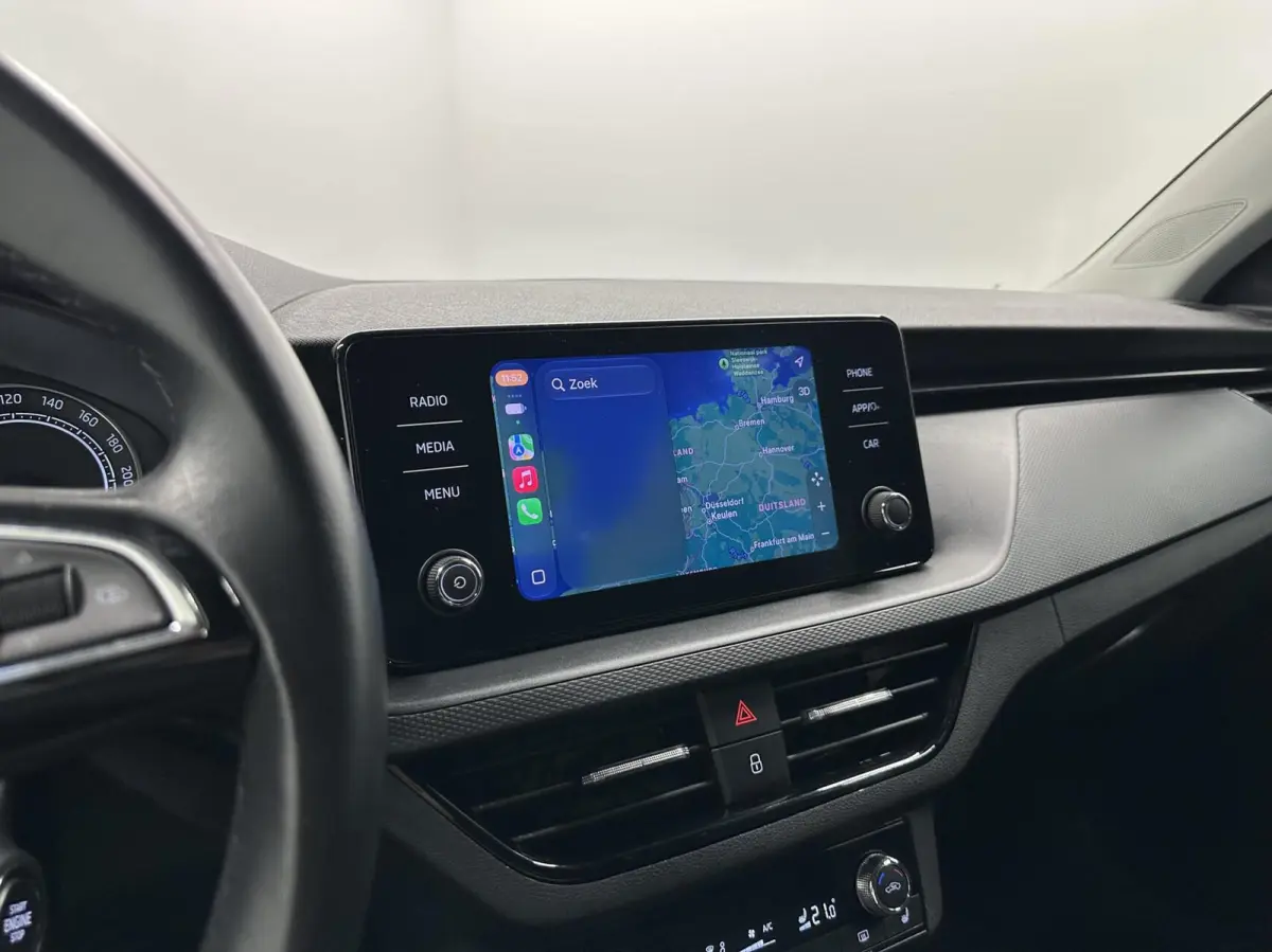 1.0 TSI Style CARPLAY NAVI CRUISE LM ECC STOELVERWARMING.