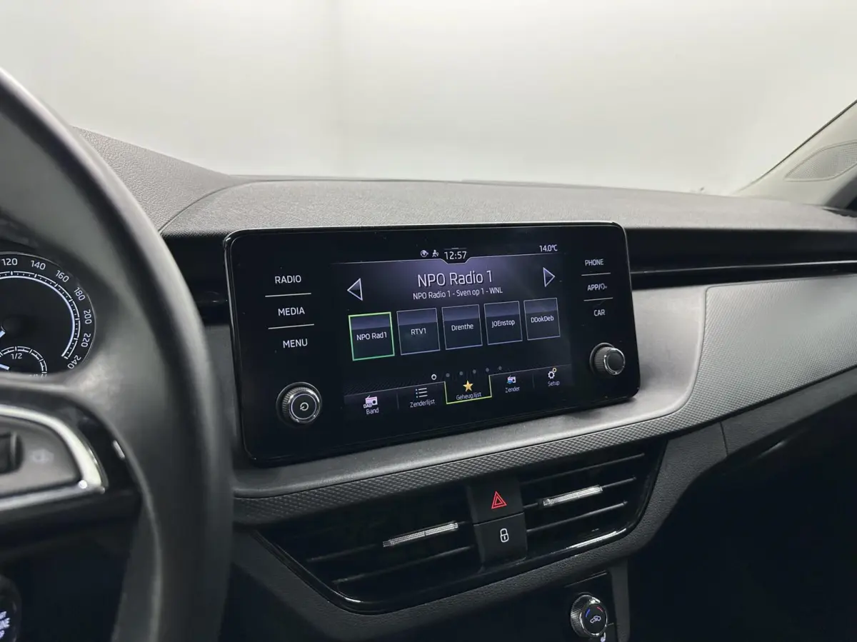 1.0 TSI Style CARPLAY NAVI CRUISE LM ECC STOELVERWARMING.