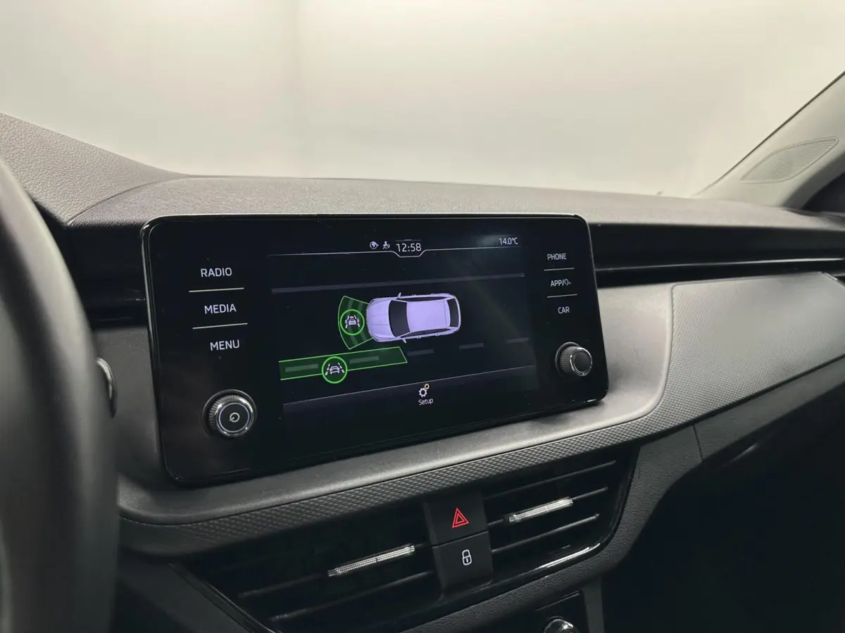 1.0 TSI Style CARPLAY NAVI CRUISE LM ECC STOELVERWARMING.