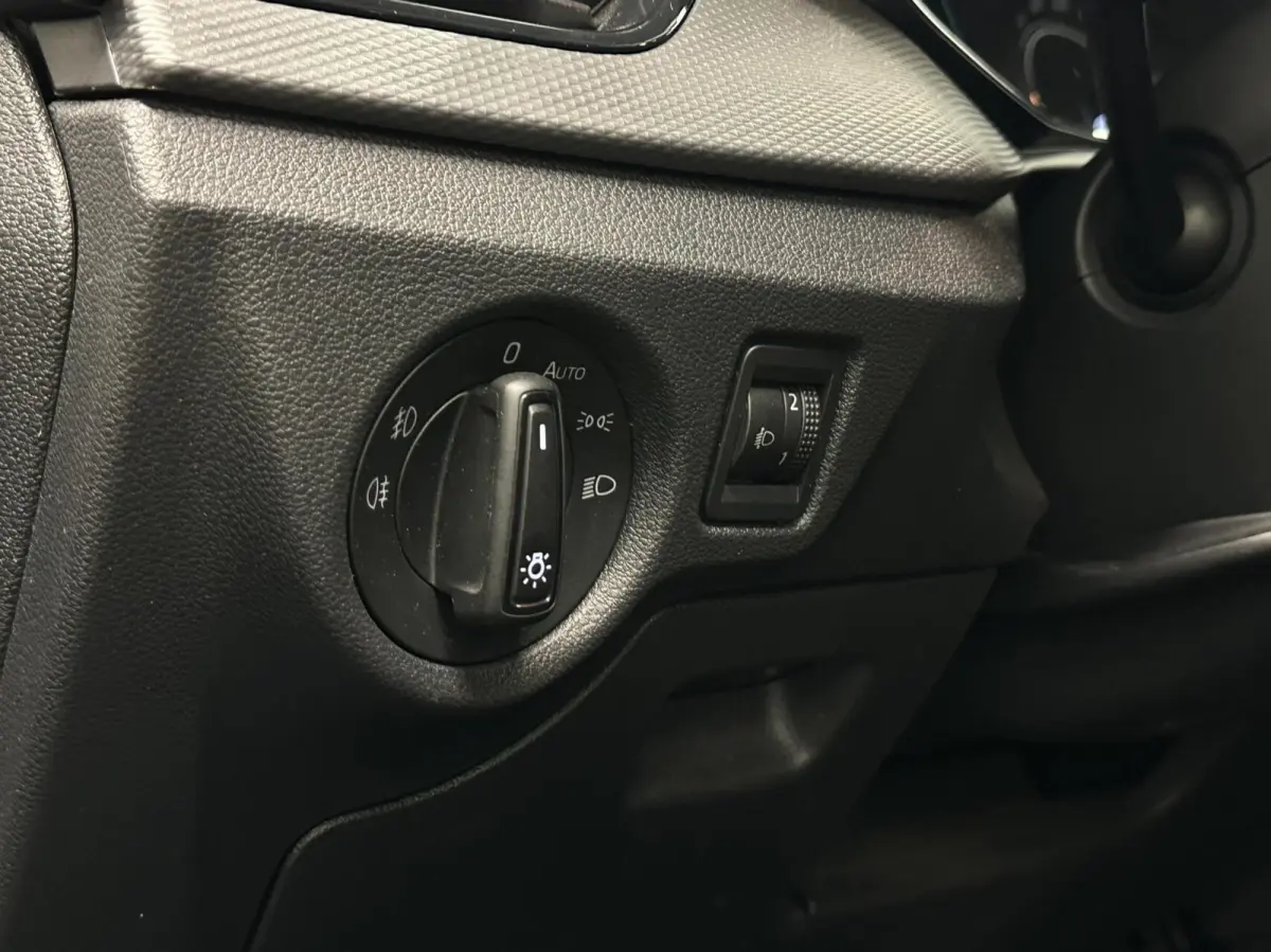 1.0 TSI Style CARPLAY NAVI CRUISE LM ECC STOELVERWARMING.