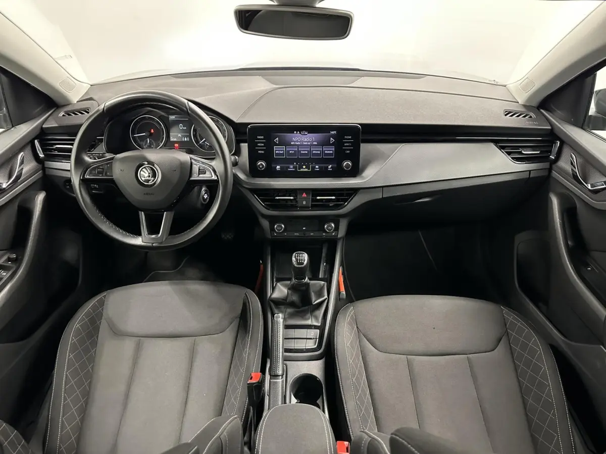 1.0 TSI Style CARPLAY NAVI CRUISE LM ECC STOELVERWARMING.