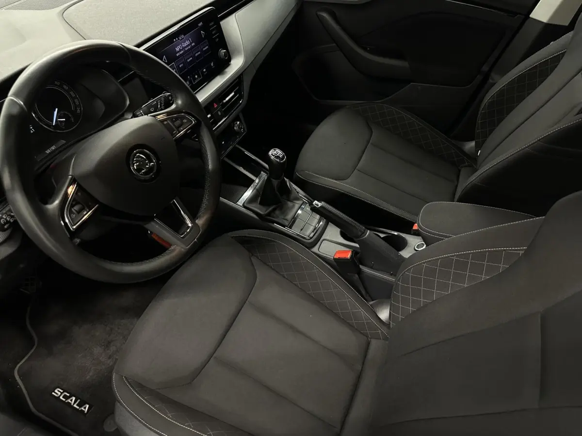 1.0 TSI Style CARPLAY NAVI CRUISE LM ECC STOELVERWARMING.