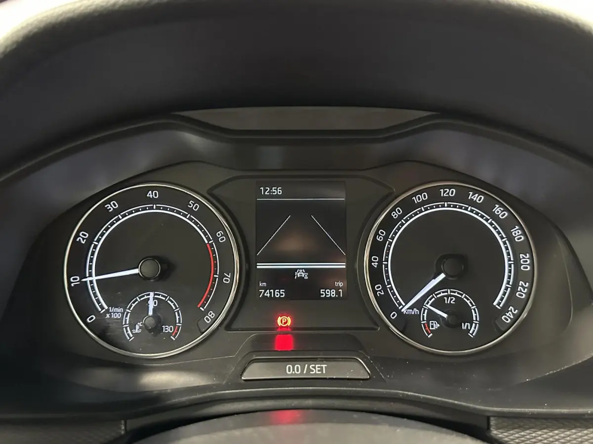 1.0 TSI Style CARPLAY NAVI CRUISE LM ECC STOELVERWARMING.