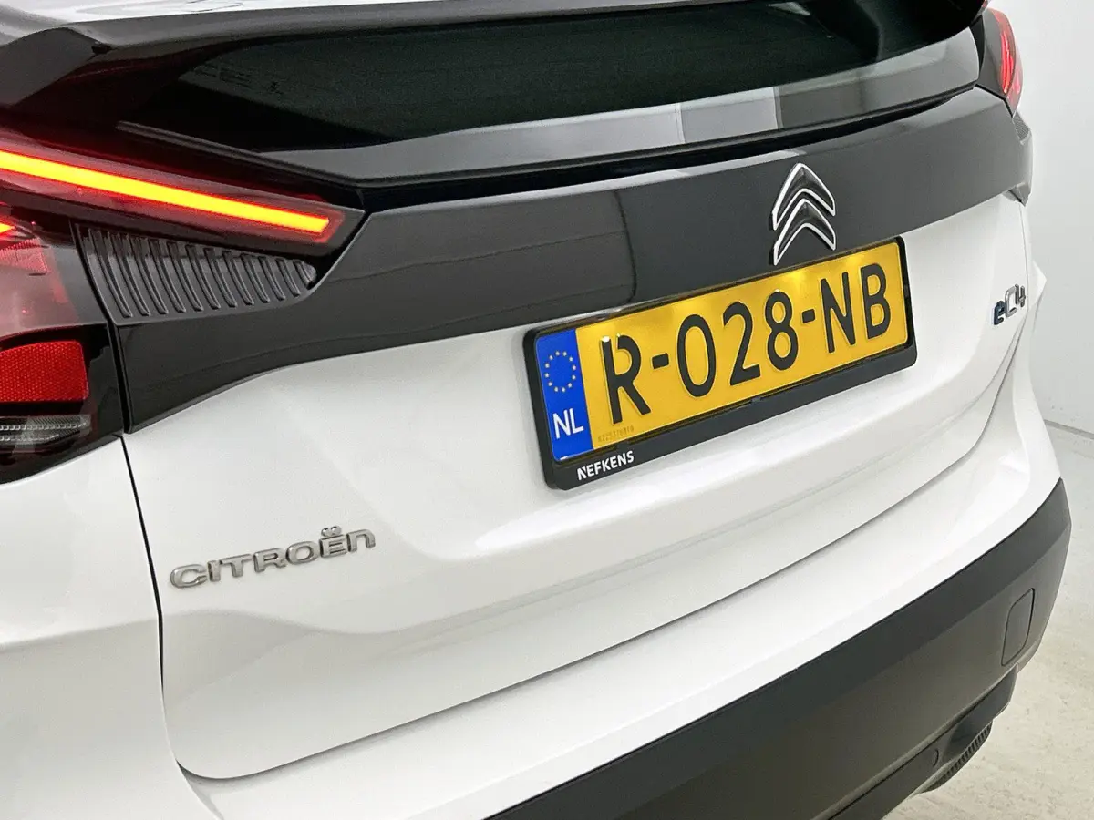 136pk Feel 50 kWh Automaat ACCU 93,4%| 1ste Eigenaar | Apple Carplay/Android Auto | Climate Control | Full-LED | 18"LMV | Cruise Control | Parkeersensoren |