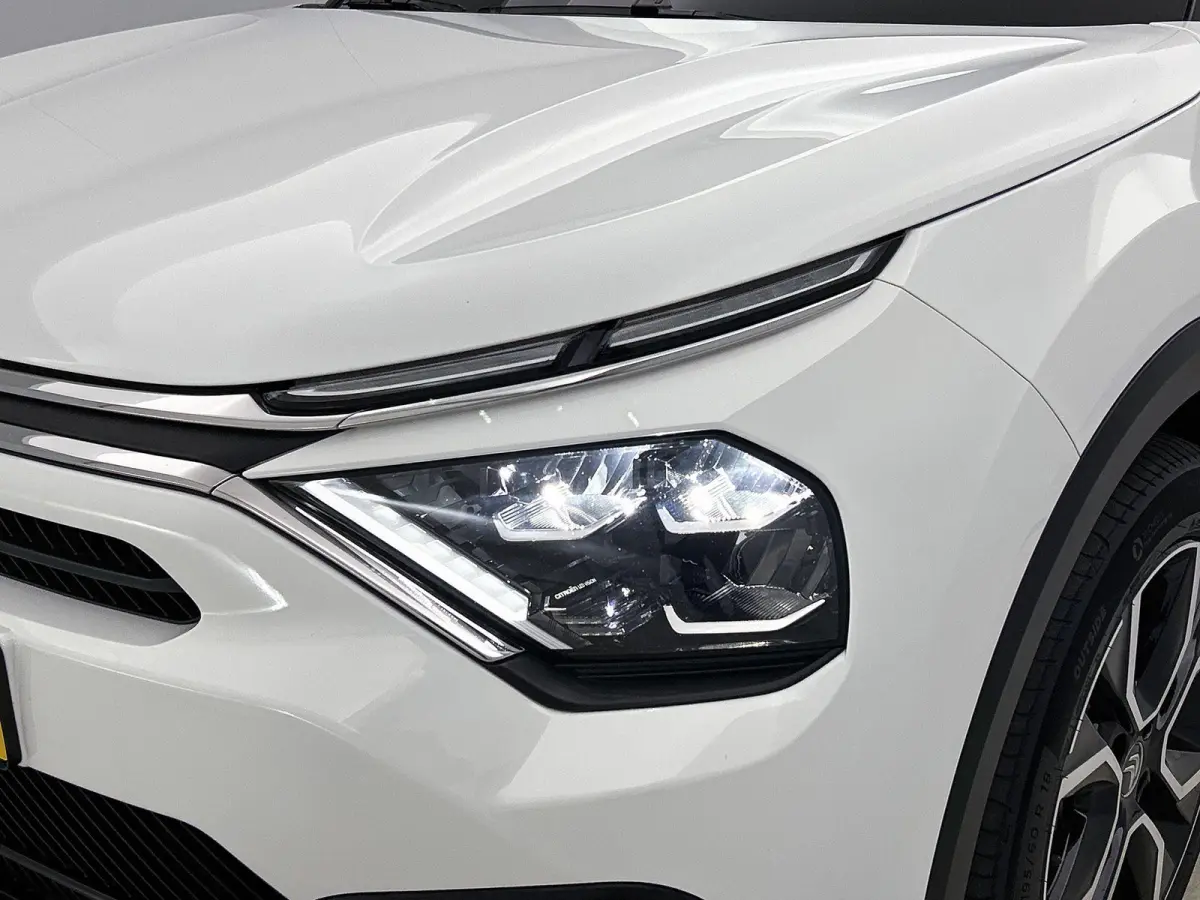 136pk Feel 50 kWh Automaat ACCU 93,4%| 1ste Eigenaar | Apple Carplay/Android Auto | Climate Control | Full-LED | 18"LMV | Cruise Control | Parkeersensoren |