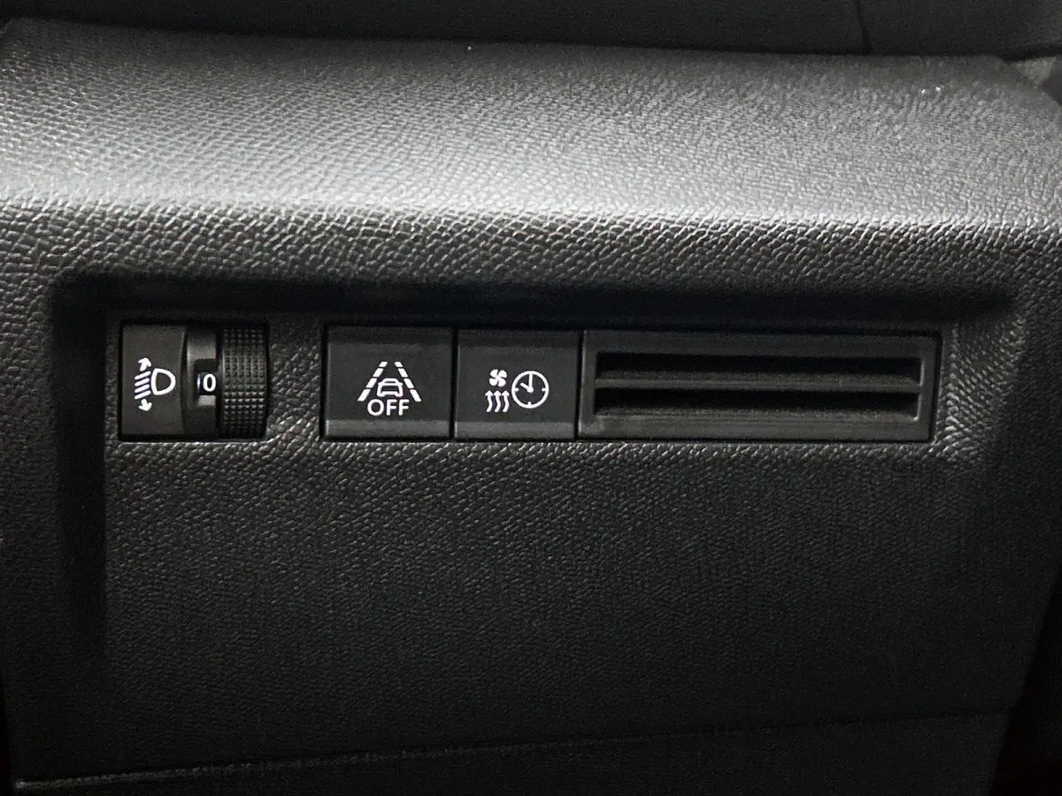 136pk Feel 50 kWh Automaat ACCU 93,4%| 1ste Eigenaar | Apple Carplay/Android Auto | Climate Control | Full-LED | 18"LMV | Cruise Control | Parkeersensoren |