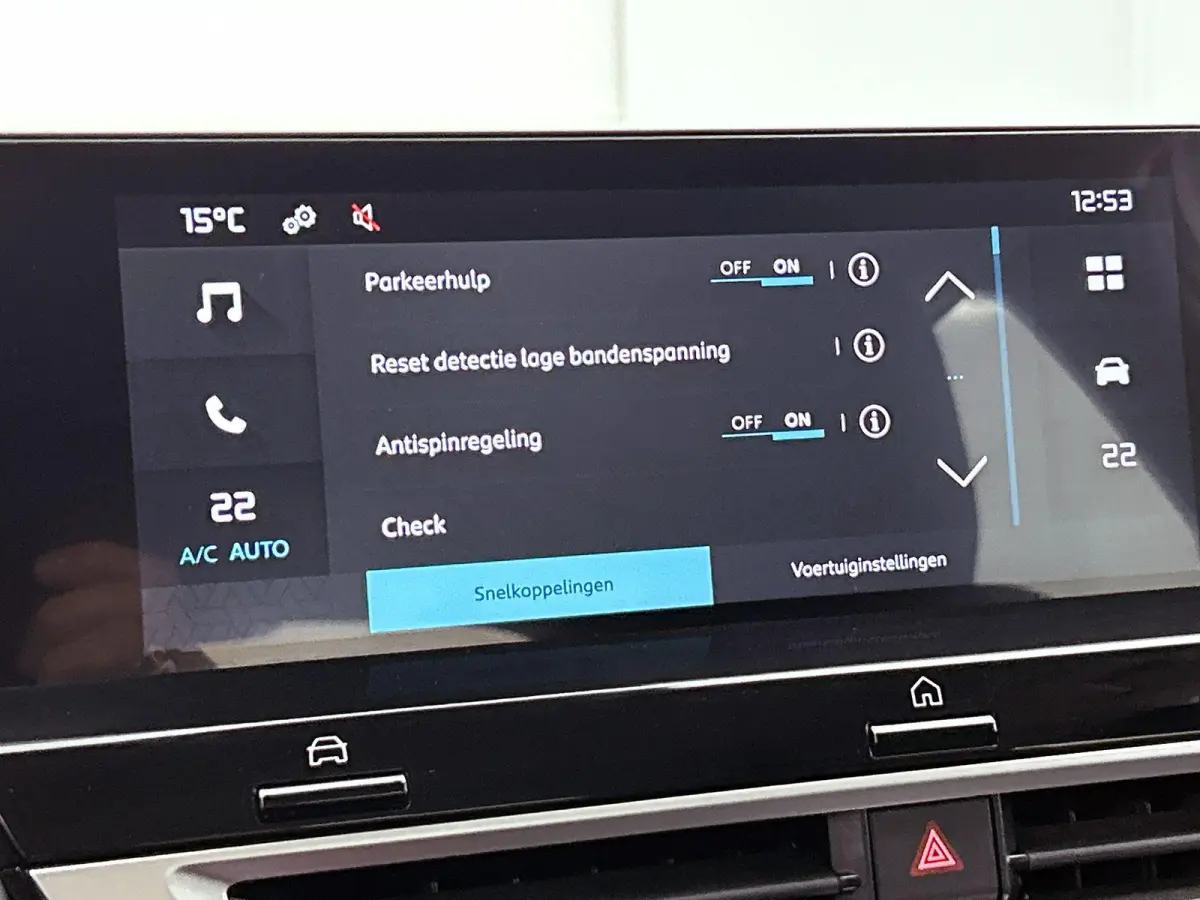 136pk Feel 50 kWh Automaat ACCU 93,4%| 1ste Eigenaar | Apple Carplay/Android Auto | Climate Control | Full-LED | 18"LMV | Cruise Control | Parkeersensoren |