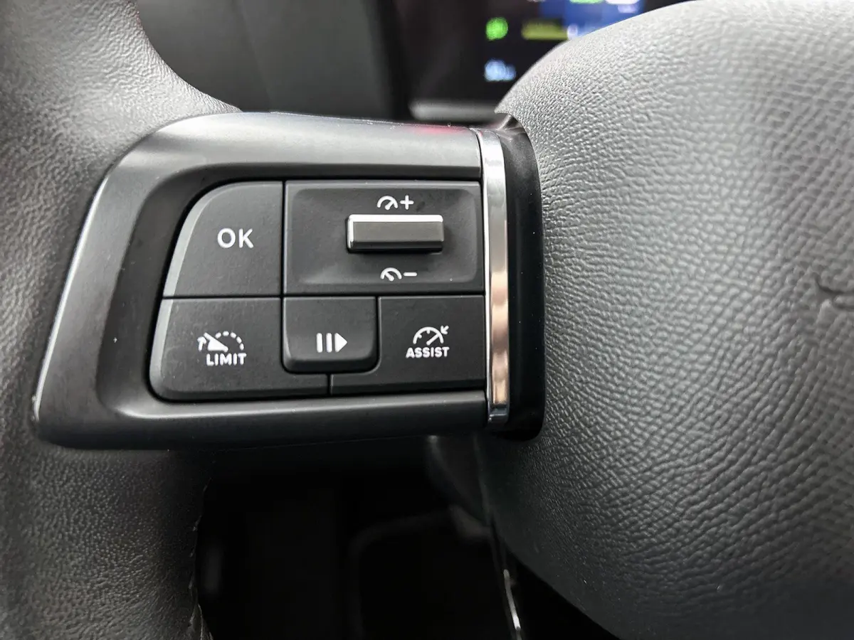 136pk Feel 50 kWh Automaat ACCU 93,4%| 1ste Eigenaar | Apple Carplay/Android Auto | Climate Control | Full-LED | 18"LMV | Cruise Control | Parkeersensoren |