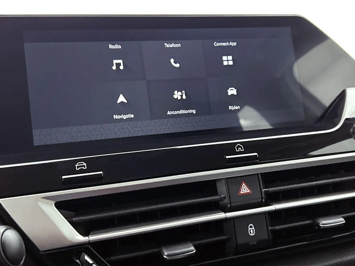 136pk Feel 50 kWh Automaat ACCU 93,4%| 1ste Eigenaar | Apple Carplay/Android Auto | Climate Control | Full-LED | 18"LMV | Cruise Control | Parkeersensoren |