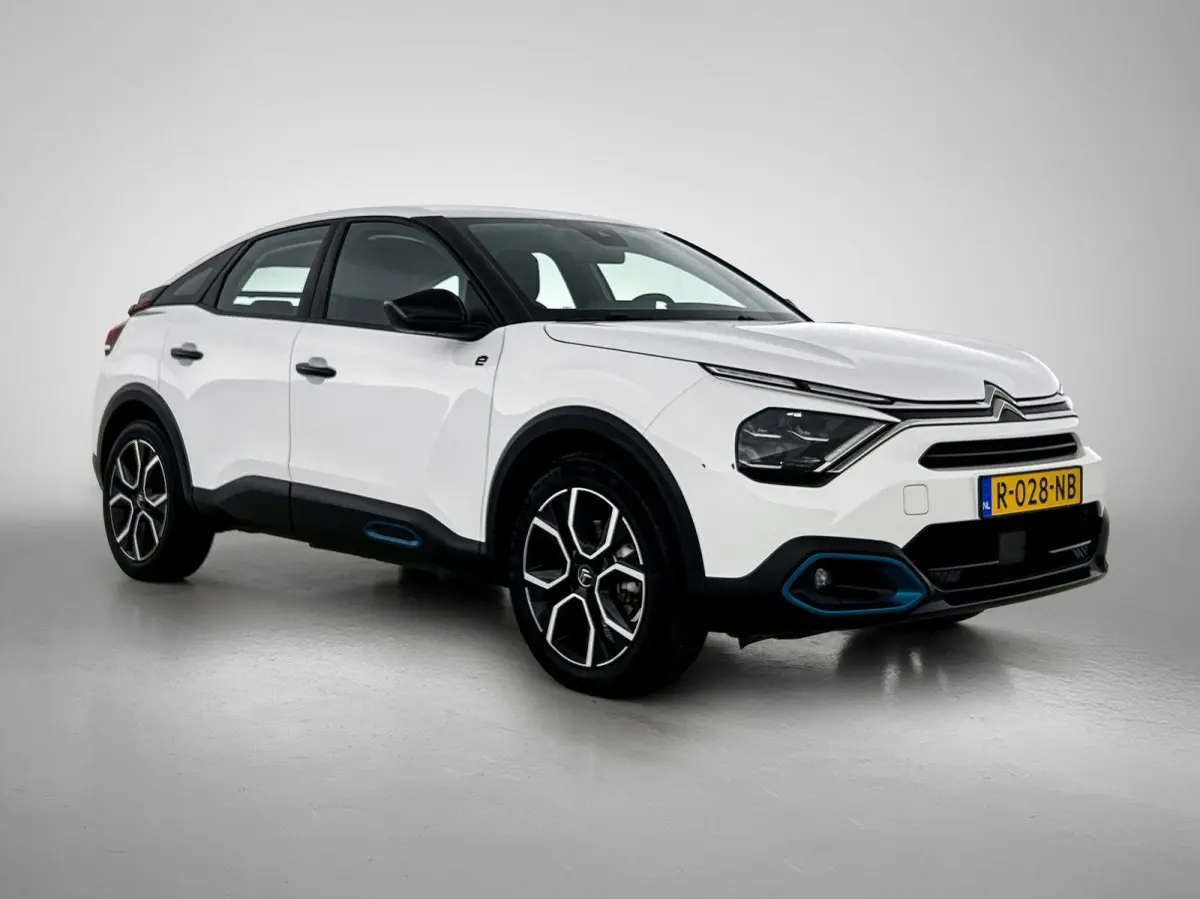136pk Feel 50 kWh Automaat ACCU 93,4%| 1ste Eigenaar | Apple Carplay/Android Auto | Climate Control | Full-LED | 18"LMV | Cruise Control | Parkeersensoren |