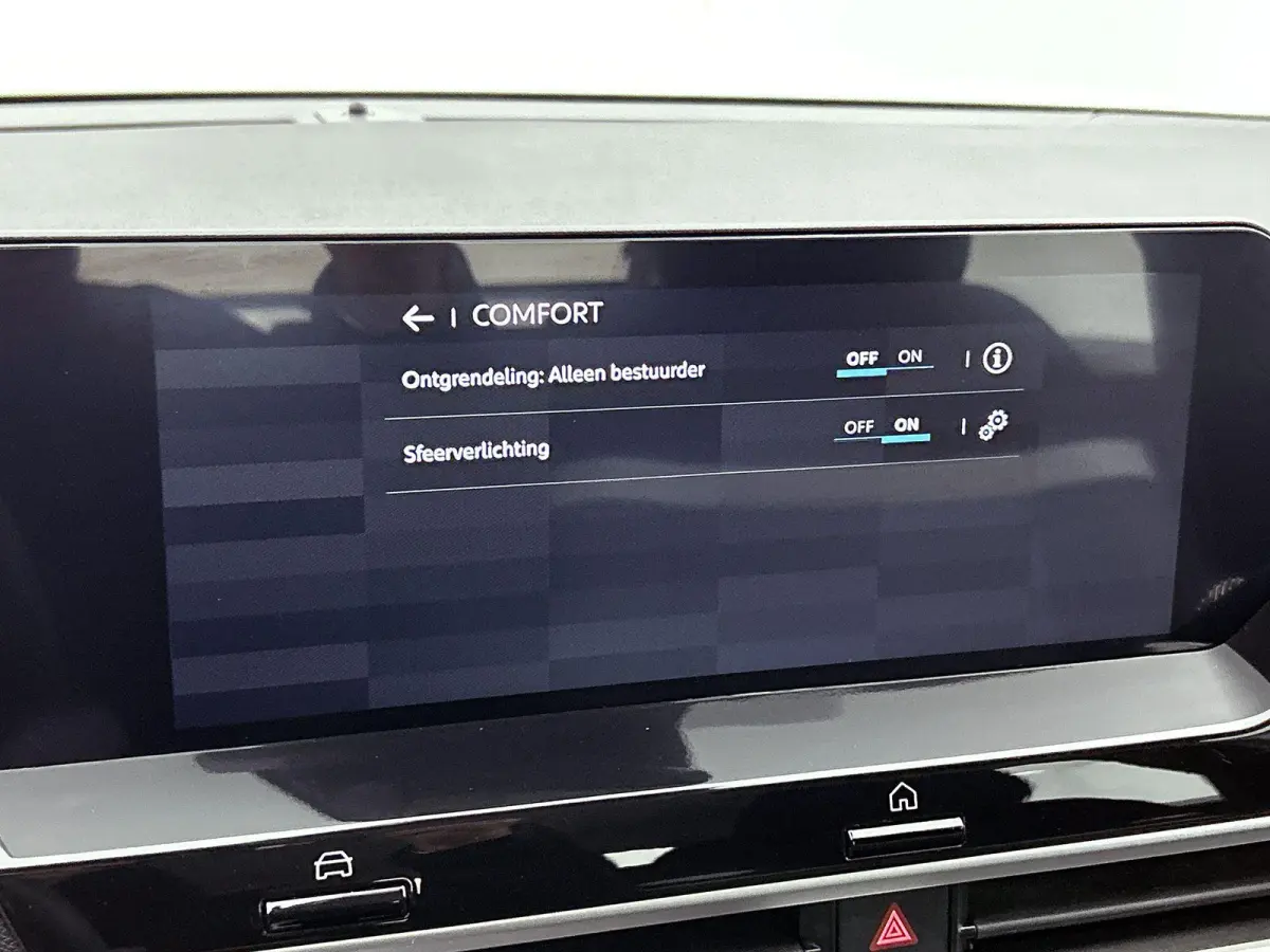 136pk Feel 50 kWh Automaat ACCU 93,4%| 1ste Eigenaar | Apple Carplay/Android Auto | Climate Control | Full-LED | 18"LMV | Cruise Control | Parkeersensoren |