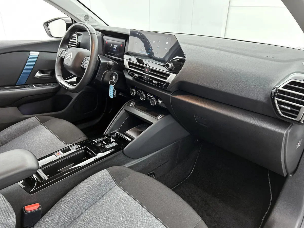 136pk Feel 50 kWh Automaat ACCU 93,4%| 1ste Eigenaar | Apple Carplay/Android Auto | Climate Control | Full-LED | 18"LMV | Cruise Control | Parkeersensoren |