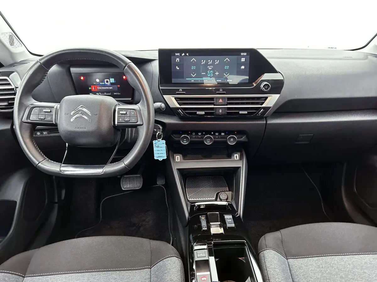 136pk Feel 50 kWh Automaat ACCU 93,4%| 1ste Eigenaar | Apple Carplay/Android Auto | Climate Control | Full-LED | 18"LMV | Cruise Control | Parkeersensoren |
