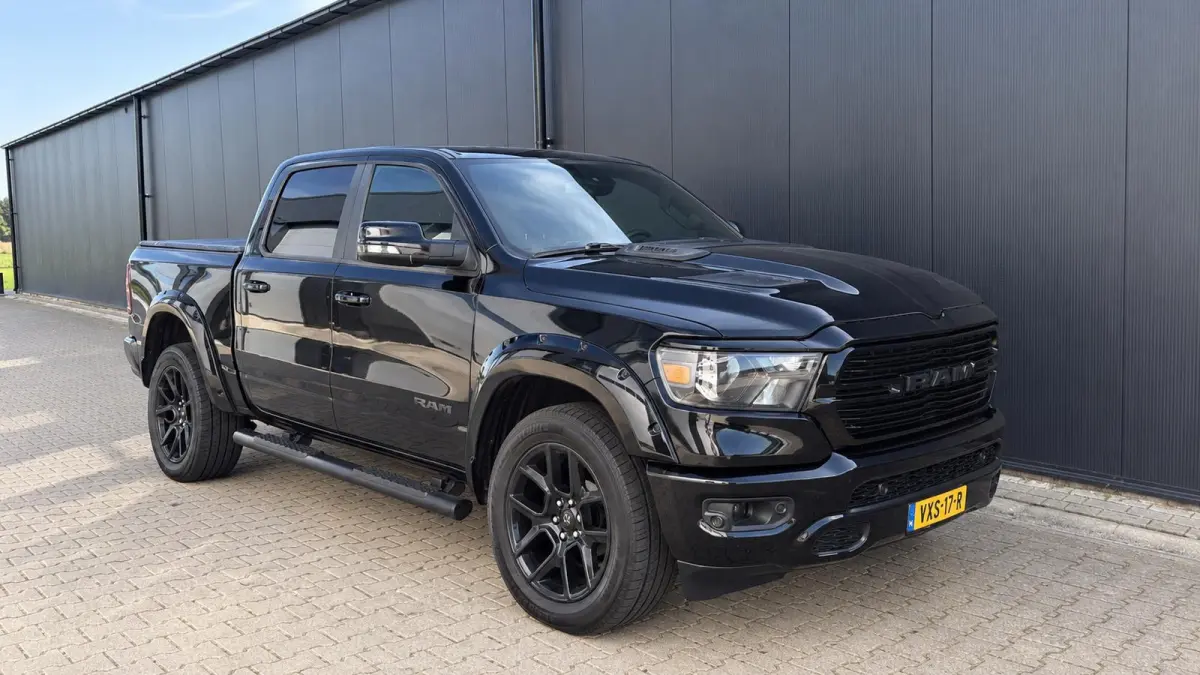 1500 4x4 Crew Cab LPG Marge (btw vrij) Blackout