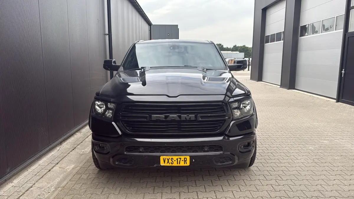 1500 4x4 Crew Cab LPG Marge (btw vrij) Blackout