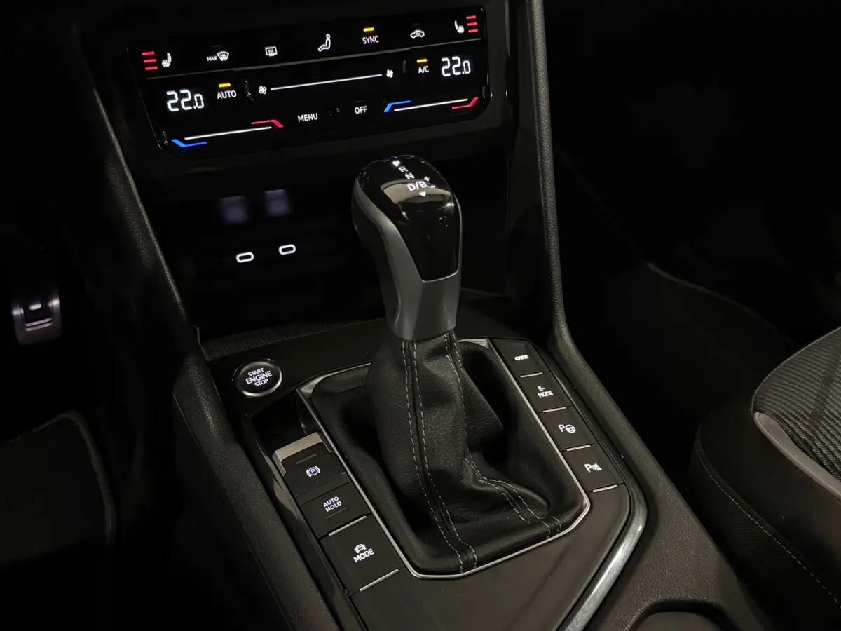 1.4 TSI eHybrid 3 X R-Line Blackstyle Pano Keyless