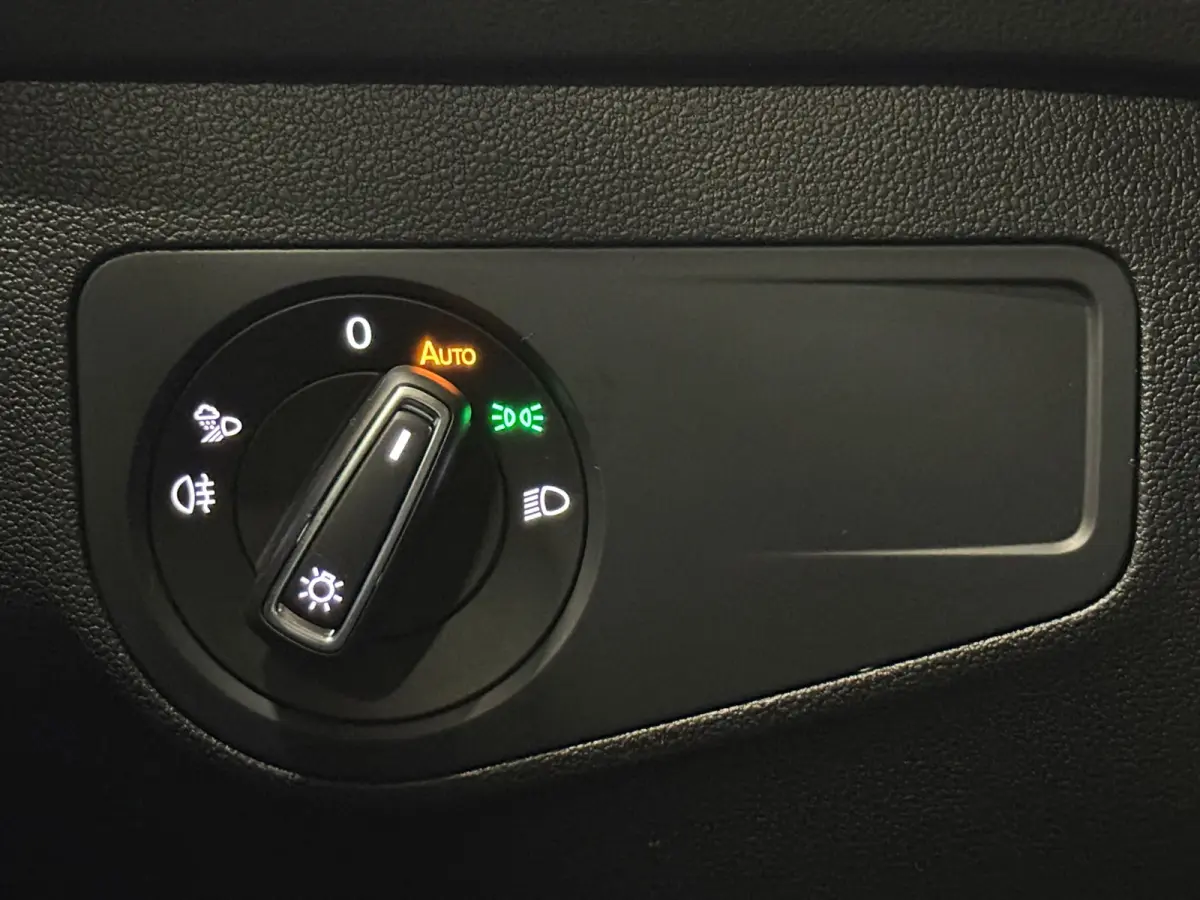 1.4 TSI eHybrid 3 X R-Line Blackstyle Pano Keyless