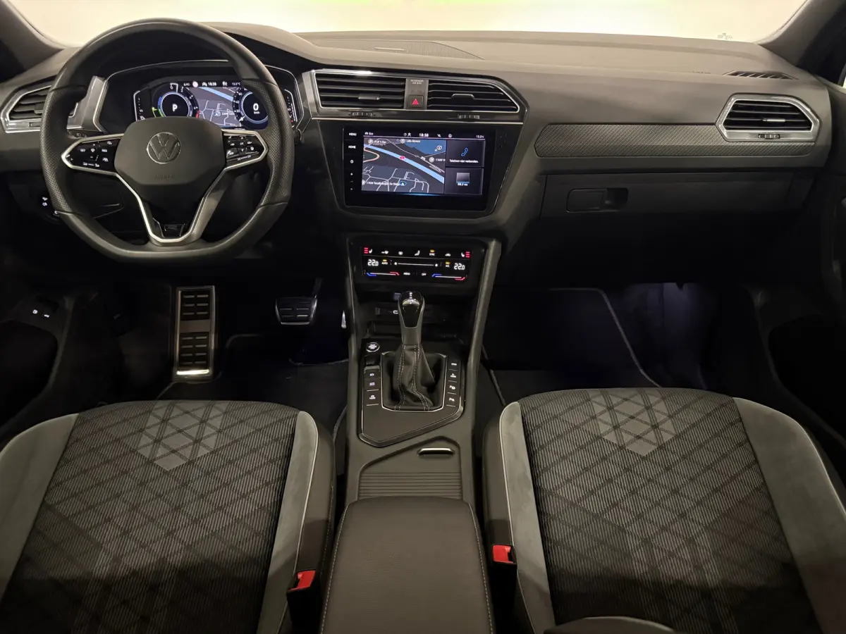1.4 TSI eHybrid 3 X R-Line Blackstyle Pano Keyless