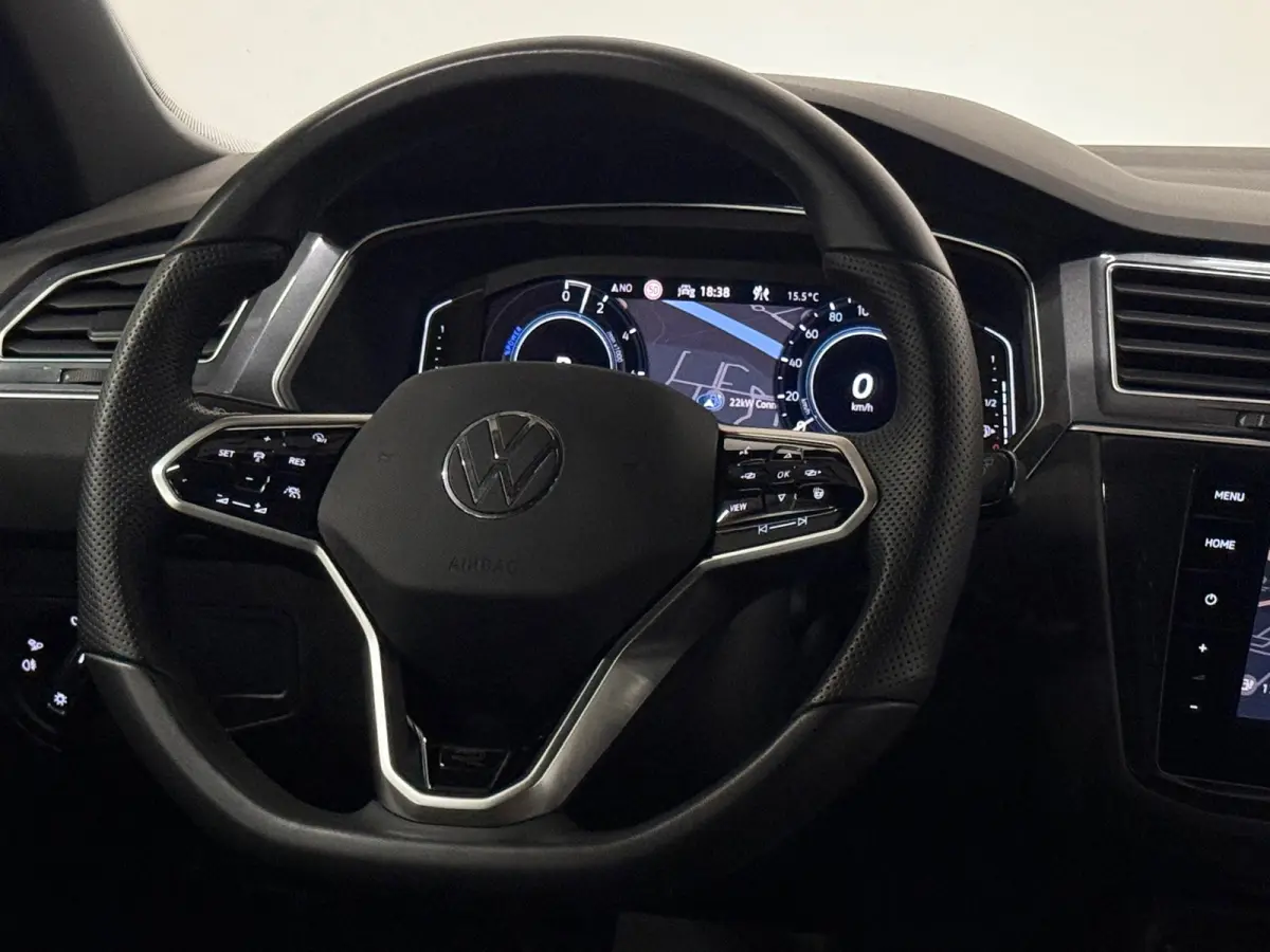 1.4 TSI eHybrid 3 X R-Line Blackstyle Pano Keyless