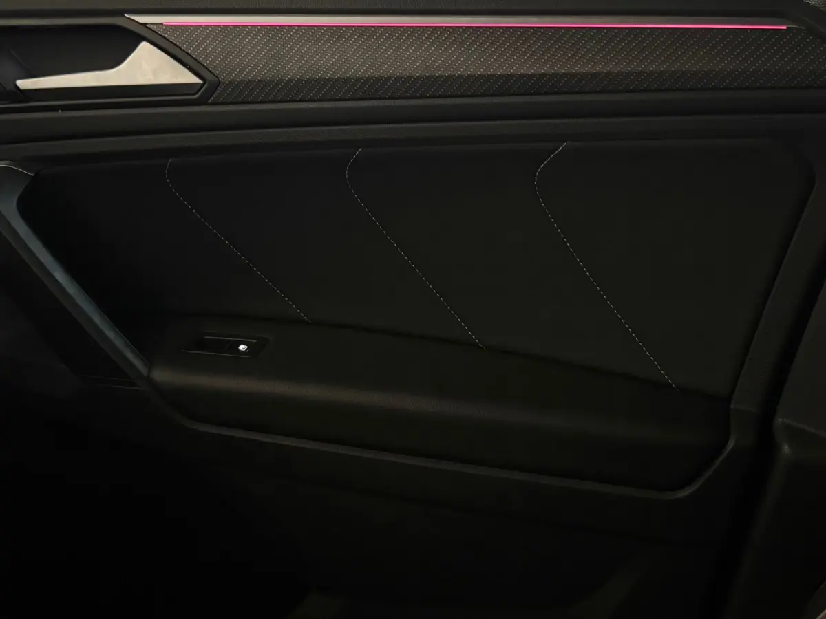 1.4 TSI eHybrid 3 X R-Line Blackstyle Pano Keyless