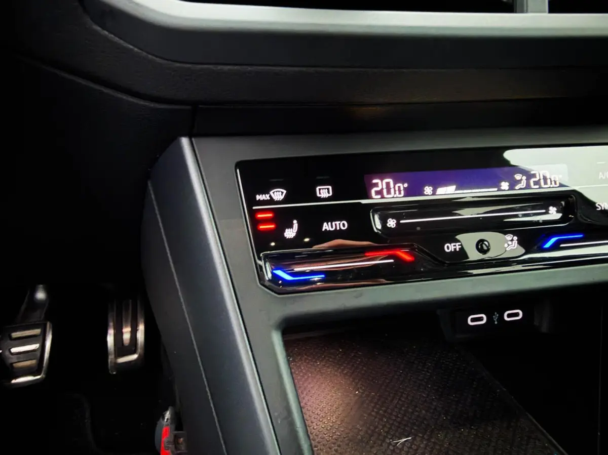 1.0 TSI 95pk DSG R-Line | Carplay | Virtual cockpit | Camera | Stoelverwarming