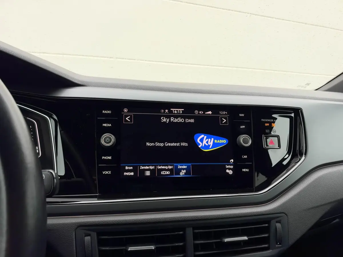 1.0 TSI 95pk DSG R-Line | Carplay | Virtual cockpit | Camera | Stoelverwarming