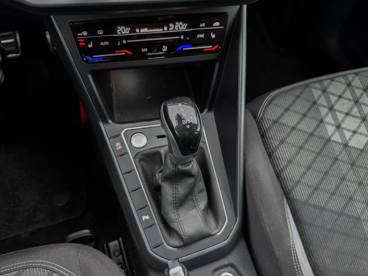 1.0 TSI 95pk DSG R-Line | Carplay | Virtual cockpit | Camera | Stoelverwarming