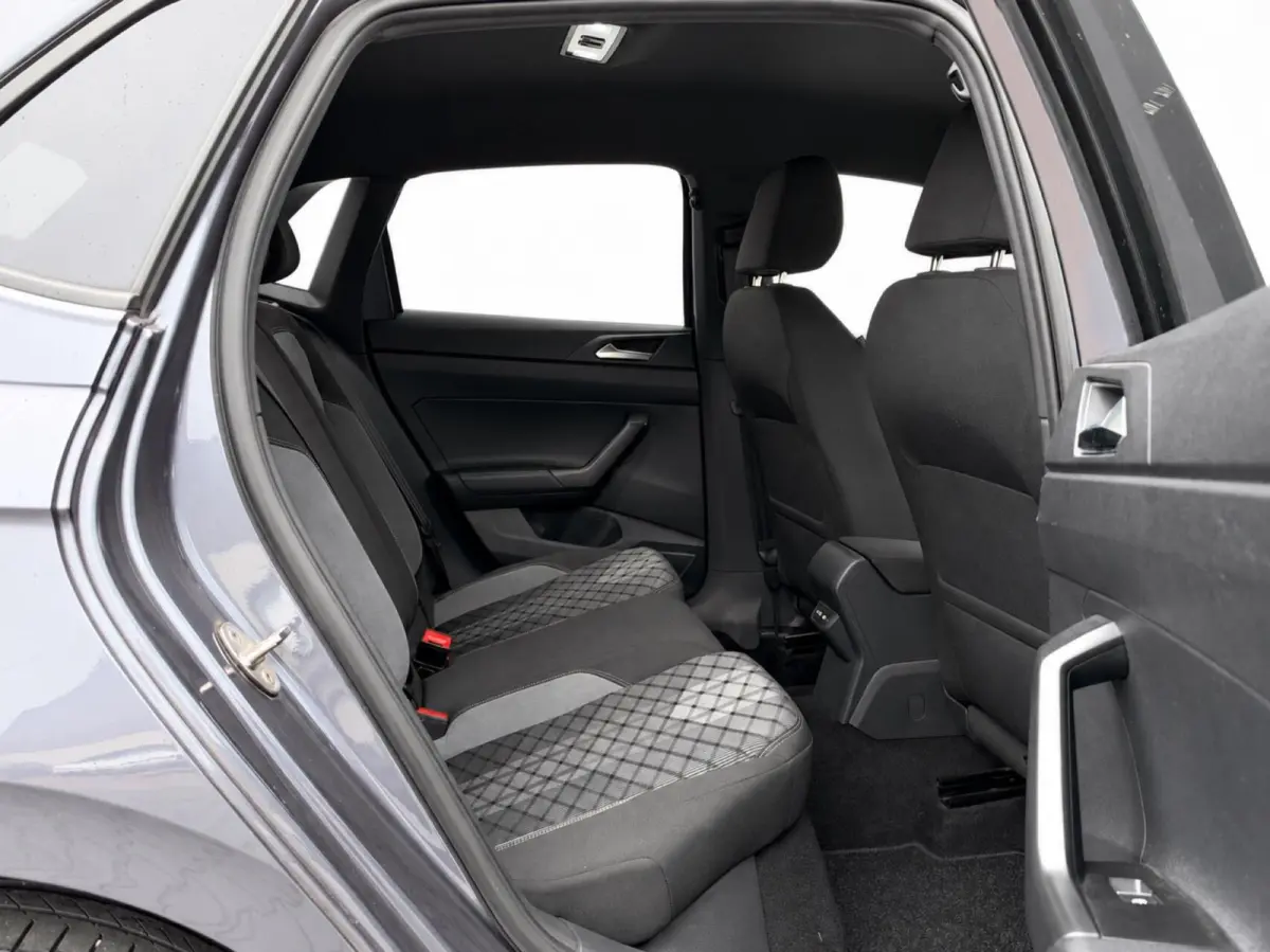 1.0 TSI 95pk DSG R-Line | Carplay | Virtual cockpit | Camera | Stoelverwarming