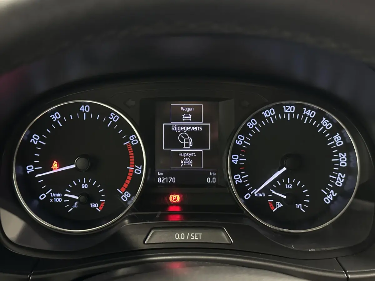 1.2 TSI Style TREKHAAK NAVI CRUISE LM 82000KM.