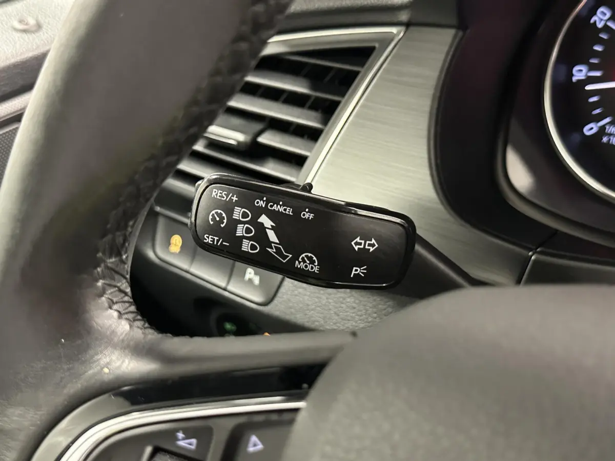 1.2 TSI Style TREKHAAK NAVI CRUISE LM 82000KM.