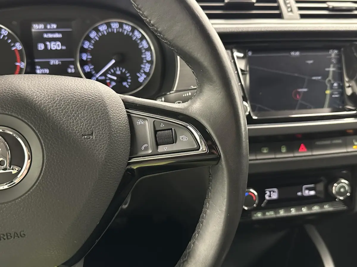 1.2 TSI Style TREKHAAK NAVI CRUISE LM 82000KM.