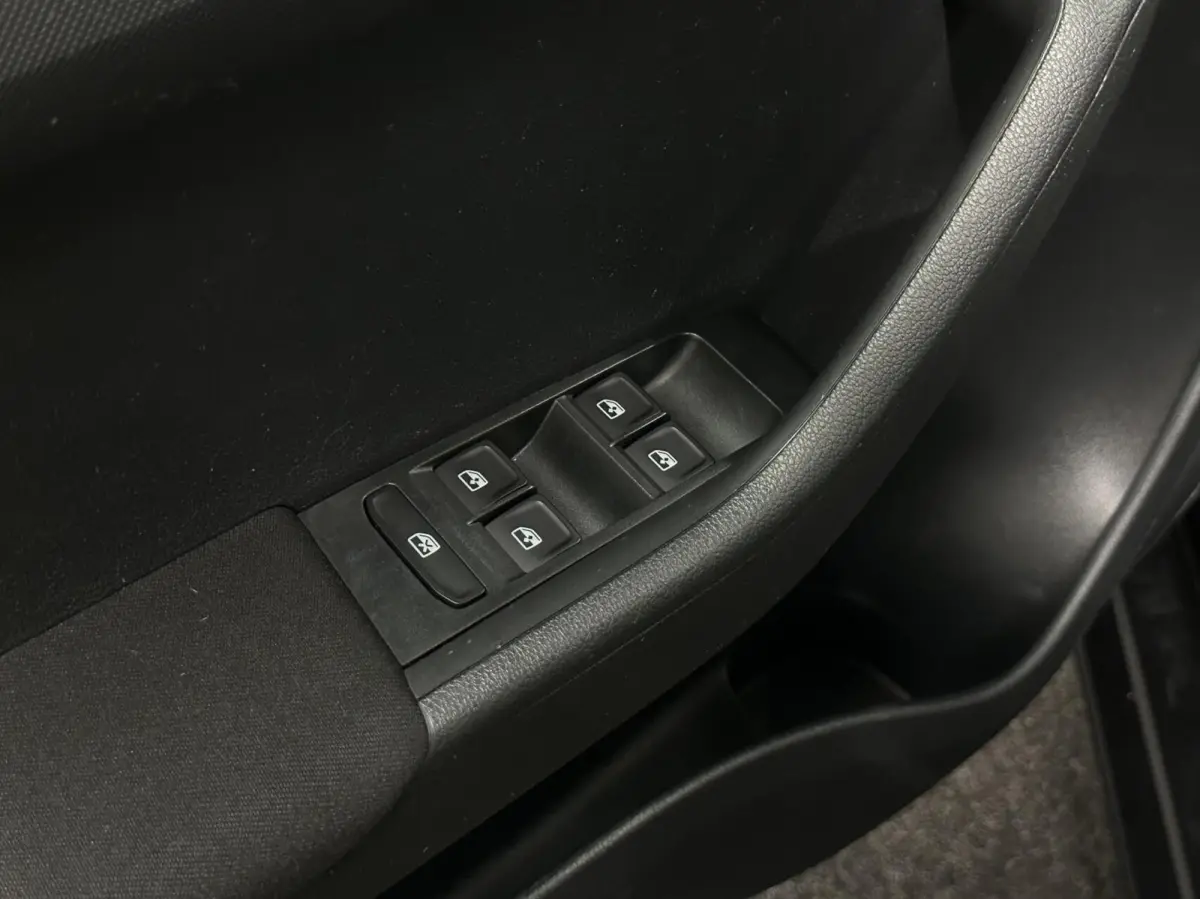 1.2 TSI Style TREKHAAK NAVI CRUISE LM 82000KM.