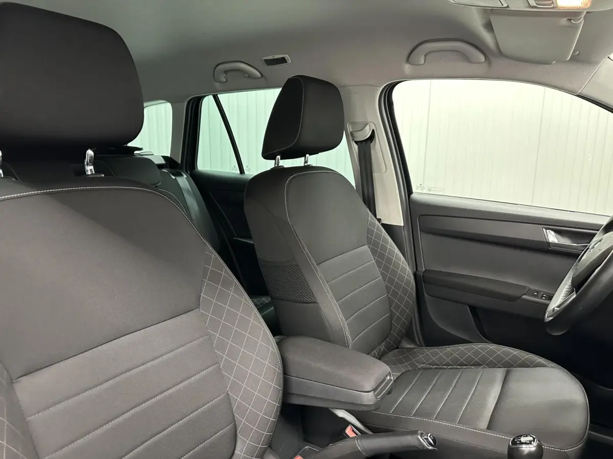 1.2 TSI Style TREKHAAK NAVI CRUISE LM 82000KM.