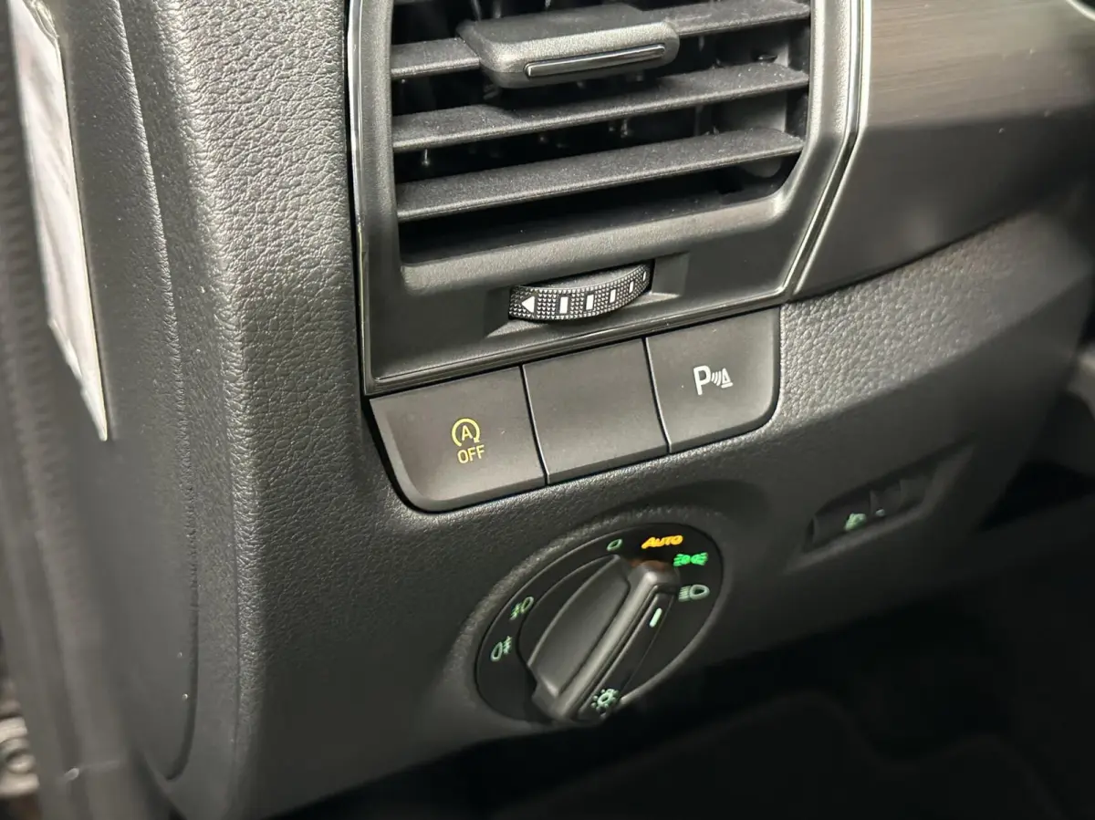 1.2 TSI Style TREKHAAK NAVI CRUISE LM 82000KM.