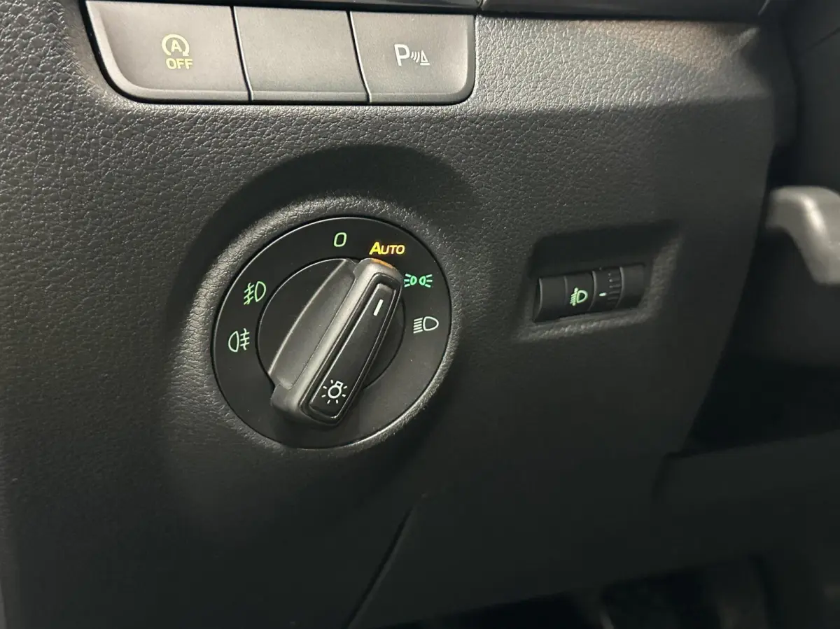 1.2 TSI Style TREKHAAK NAVI CRUISE LM 82000KM.