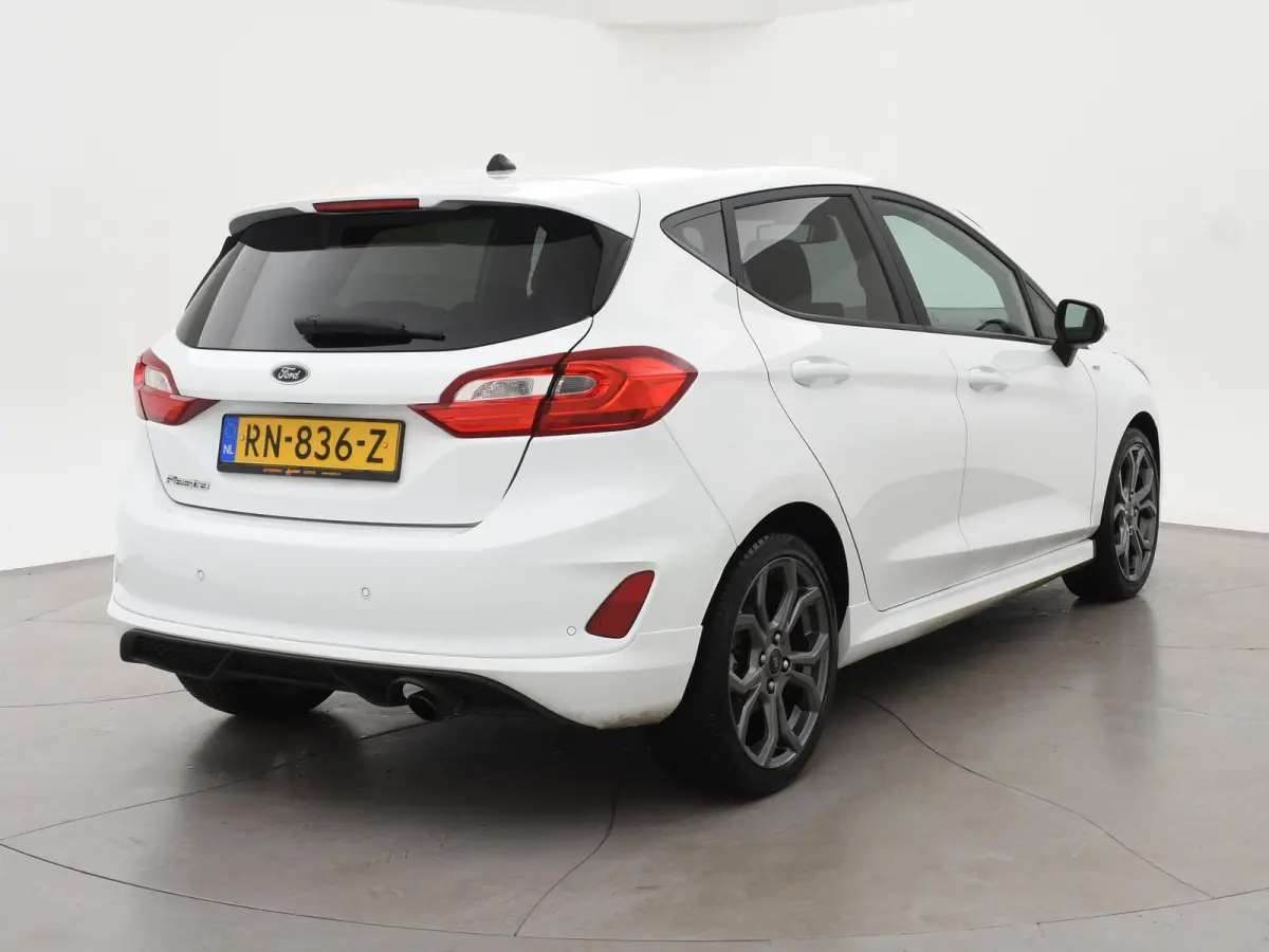 1.0 E.B. ST-LINE + CARPLAY | DAB | 17 INCH | NAVIGATIE | VOORRUITVERWARMING